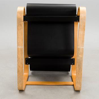 An armchair no 41, 'Paimio'.