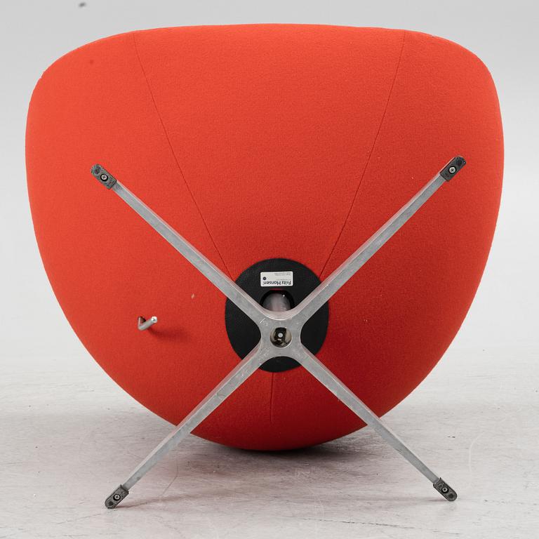 Arne Jacobsen, armchair, "The Egg", Fritz Hansen, Denmark, dated 2000.
