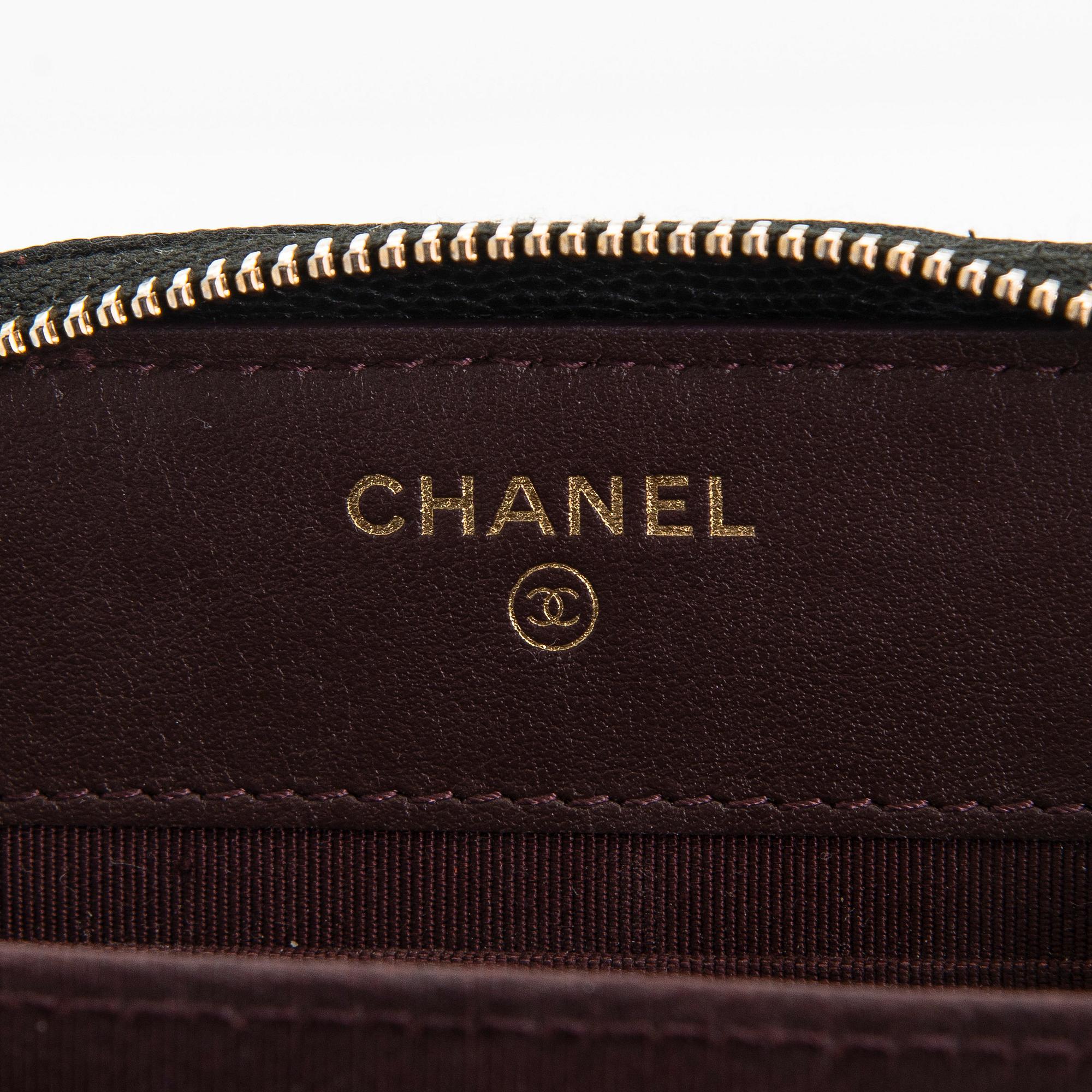 Chanel, "O-porte tel a chaine" väska, 2020.