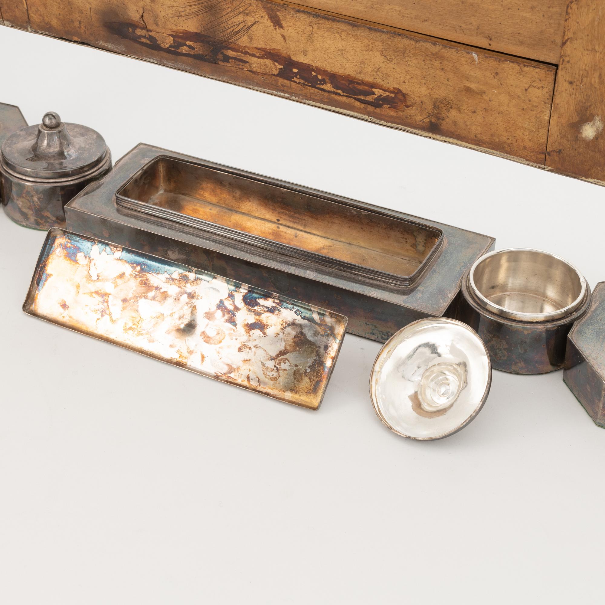 Toiletteuppsats, omkring 1900.