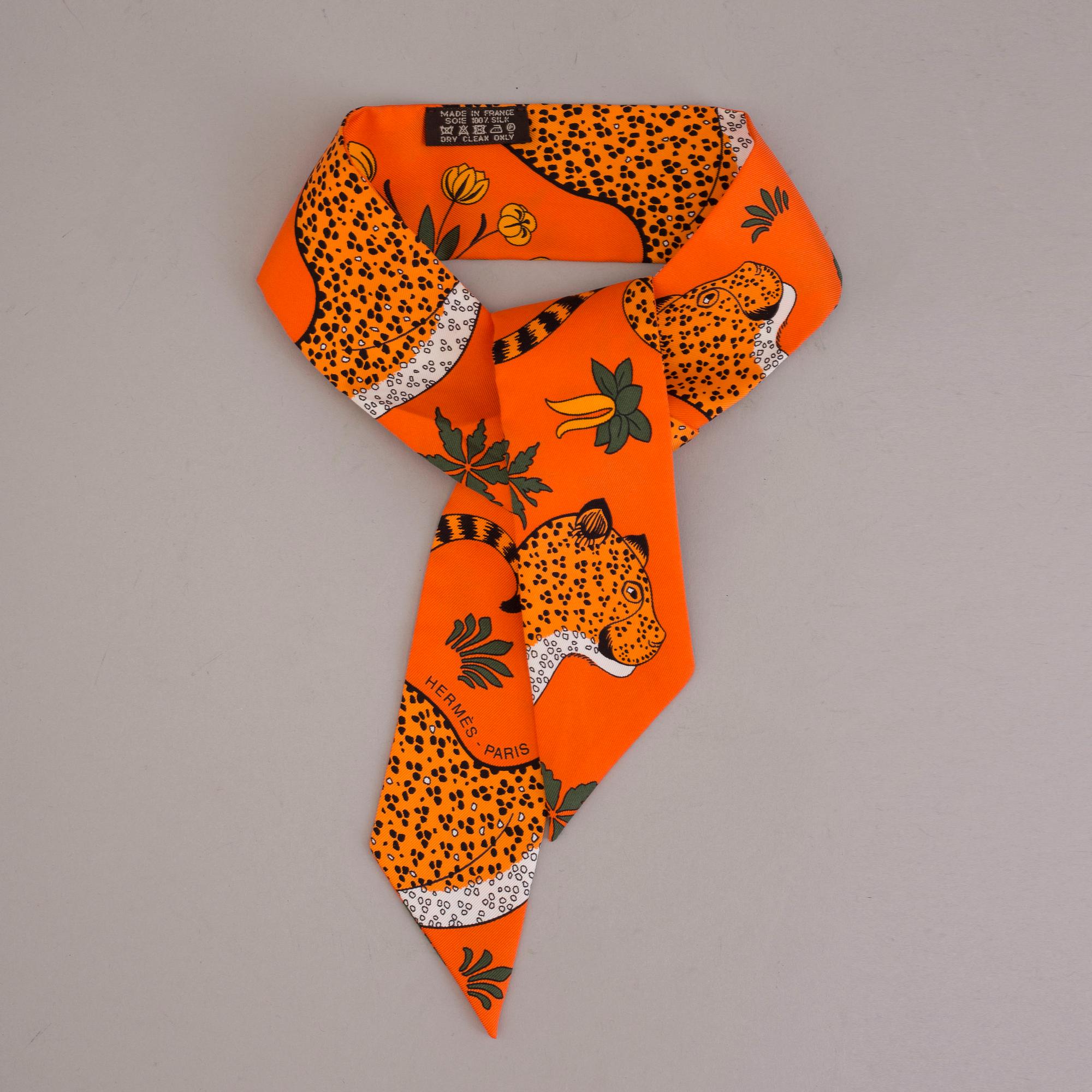 SCARF "Twirly Bandana", Hermès.