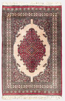 Rug, Tabriz, circa 124 x 185 cm.
