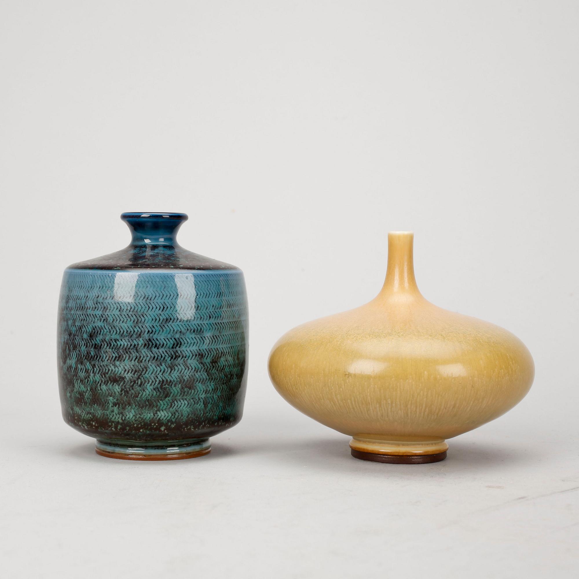 VASER, 2 st stengods, Berndt Friberg, Gustavsberg, signerade.