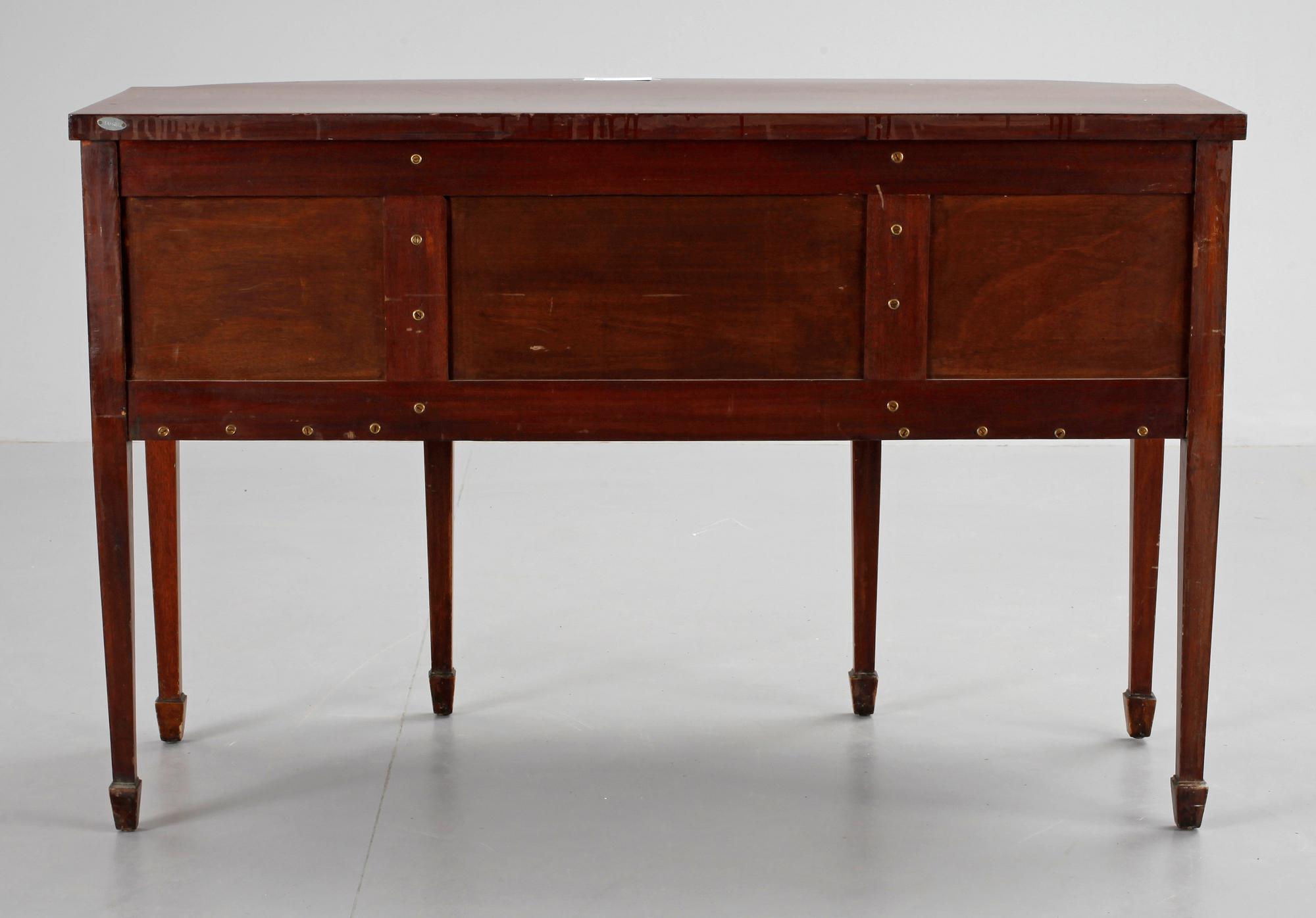 SIDEBOARD, England, 1900-talets första hälft.