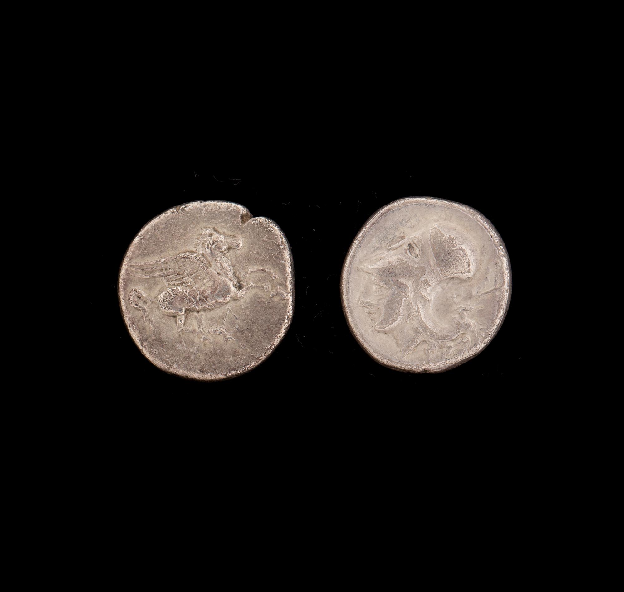 MYNT, 2 st. silver. Grekland 350-338 f. Kr. Ca tot 15g.