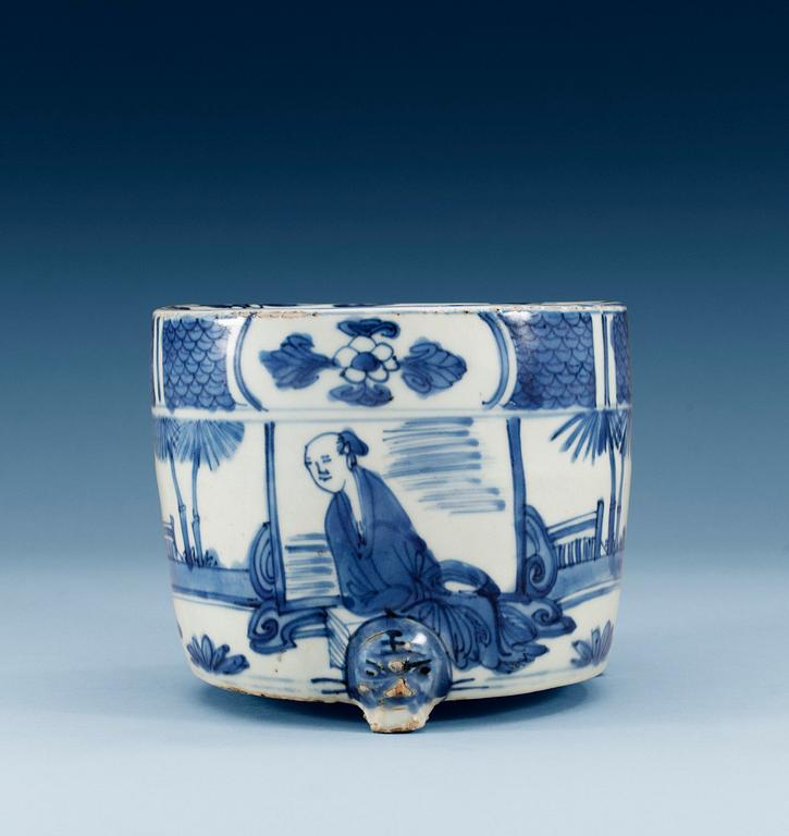 A blue and white tripod censer, Ming dynasty, Wanli (1573-1613).