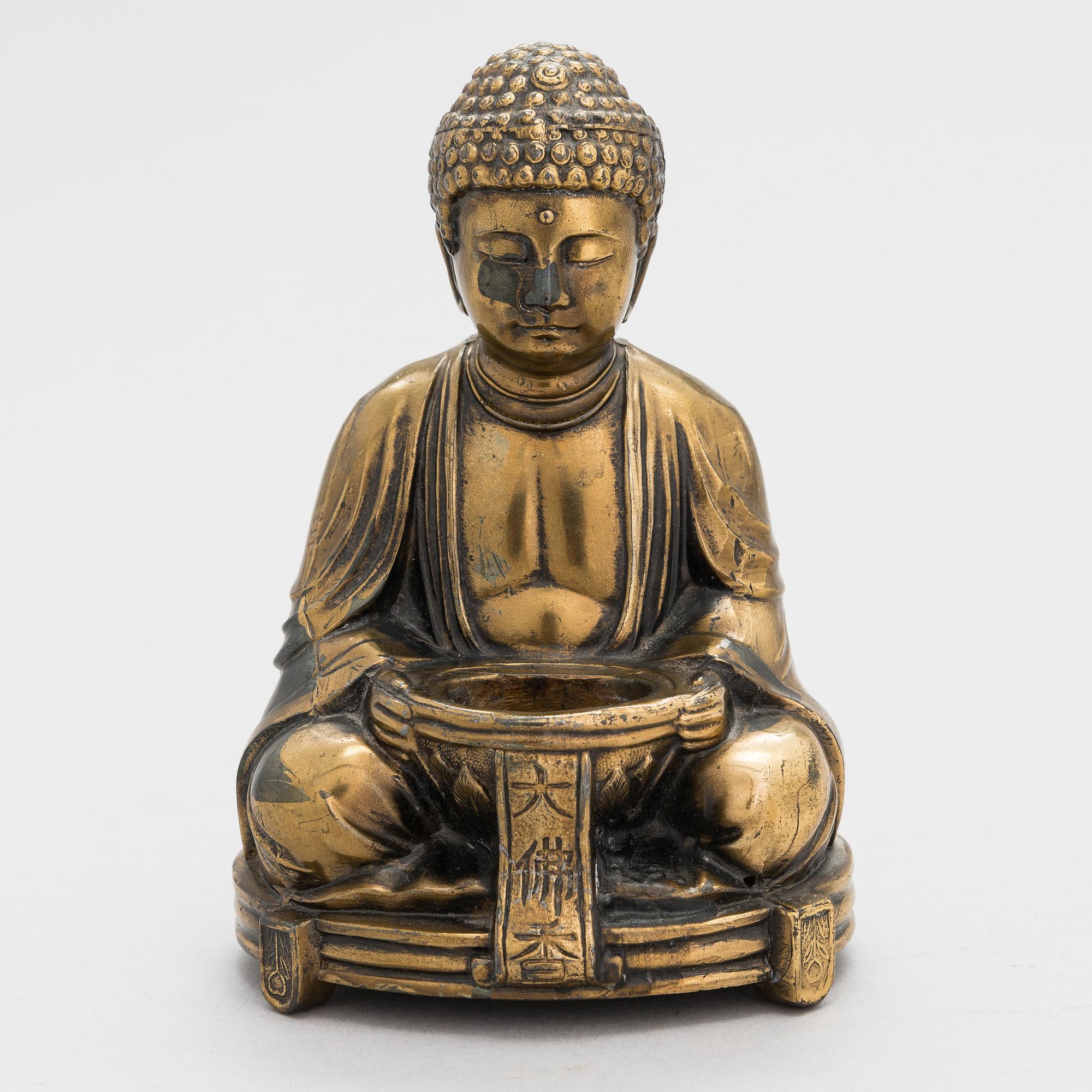 A late 20th-century Chinese figurine.