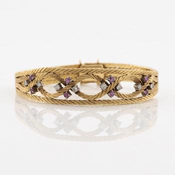 Bracelet in 18K gold with pink sapphires and brilliant-cut diamonds.