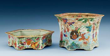 1436. A Canton famille rose flower pot with a matched stand, Qing dynasty, 19th Century.