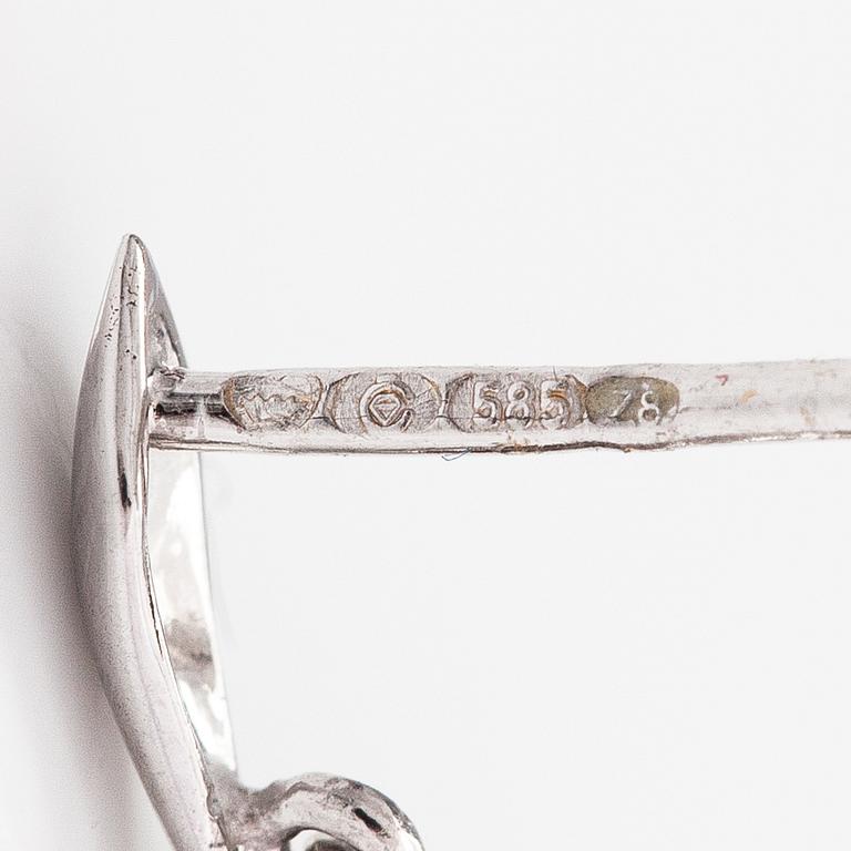 A pair of 14K white gold earrings with cultured pearls and diamonds ca. 0.06 ct in total. Caratia, Helsinki 2001.