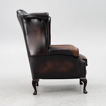 Fåtölj, engelsk stil, 1900-talet andra häkft.
