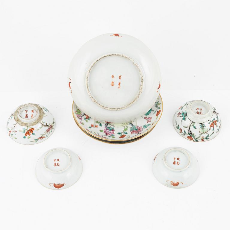 A group of Chinese porcelain objects, late Qing dynasty/20th Century. (9 pieces).