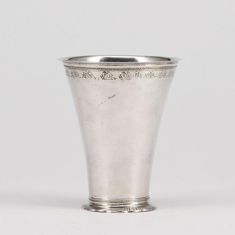 BÄGARE, silver, otydliga stämplar, Stockholm 1740-tal, Vikt: ca 95 gram.