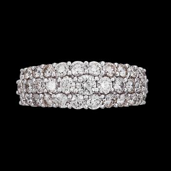 RING, 37 brilliant cut diamonds, tot. 2.40 cts.