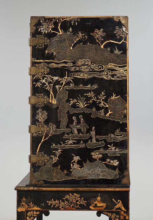 Cupboard, Japan, Edo (1603-1868), later stand.