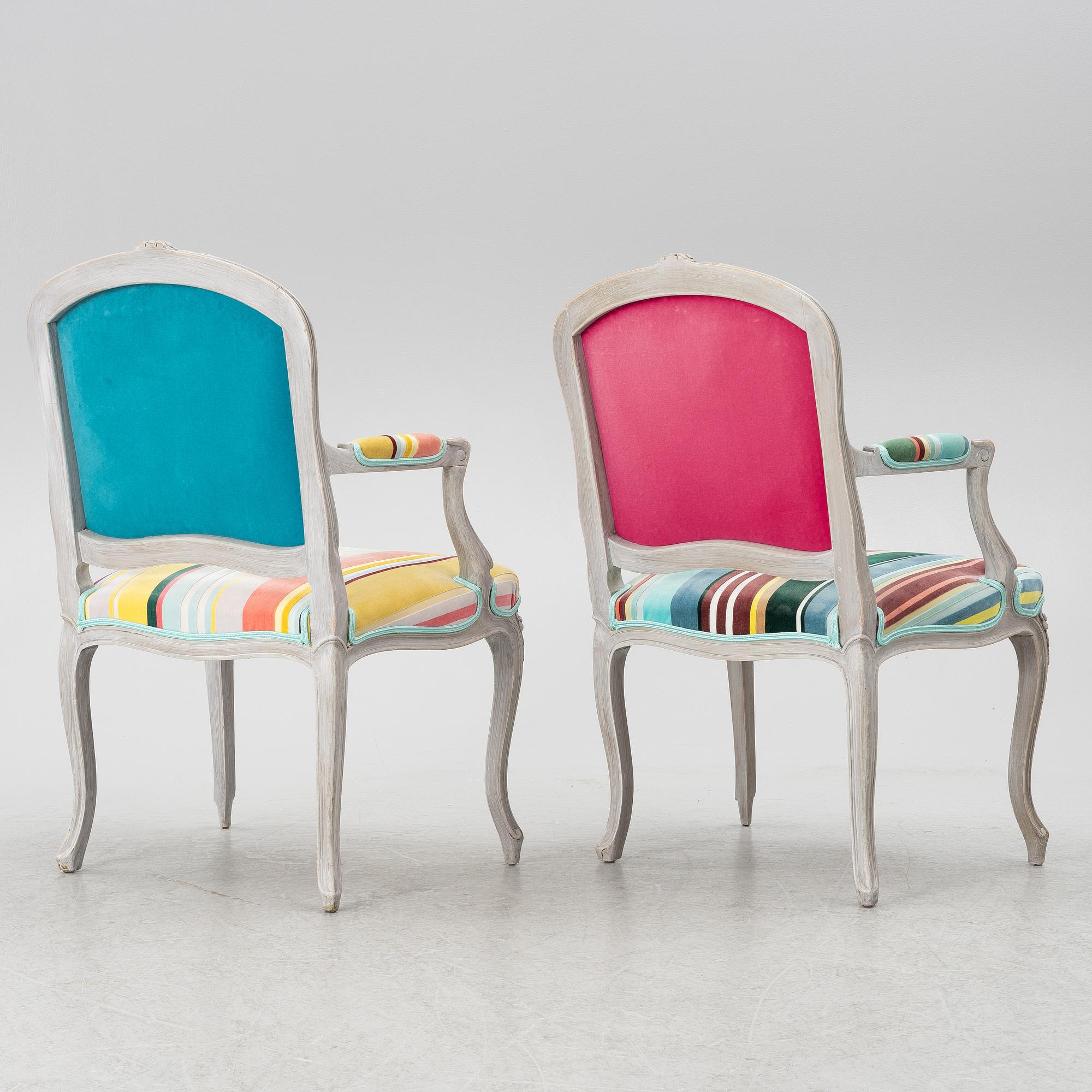 Karmstolar, ett par, rokokostil, 1900-tal.