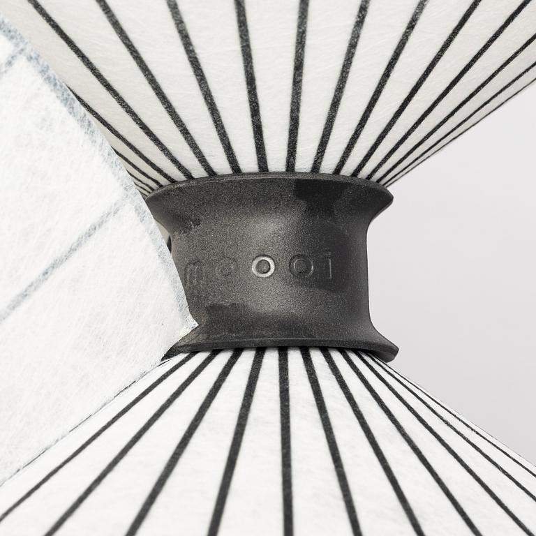 Front, a 'Serpentine light small', Moooi.