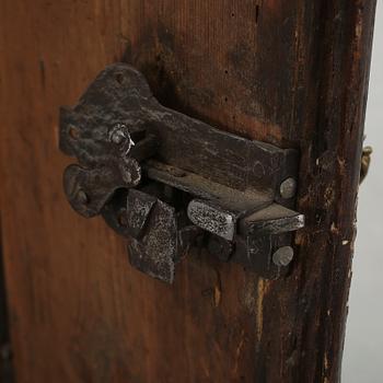 HÖRNHÄNGSKÅP, allmoge, 1800-tal.