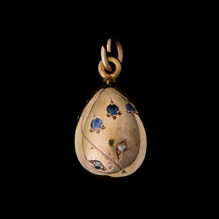 A PENDANT, facetted sapphires, rose cut diamonds, 14K (56) gold. Russia, c. 1900.