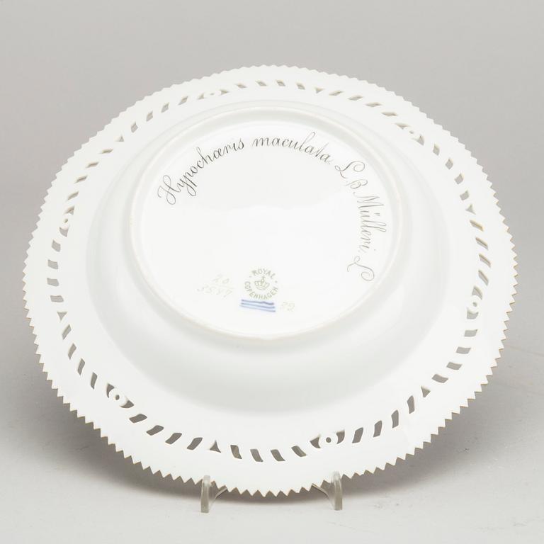 A "FLORA DANICA" PLATE, porcelain, no 20/3547, Royal Copenhagen (1898-1923).