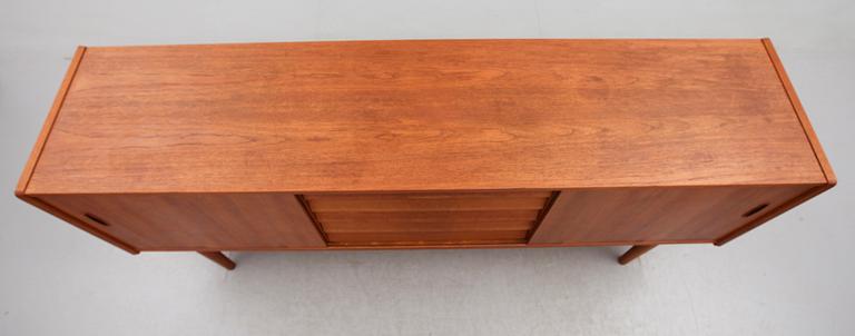 SIDEBOARD, "Trio", Nils Jonsson, Troeds, 1900-talets andra hälft.