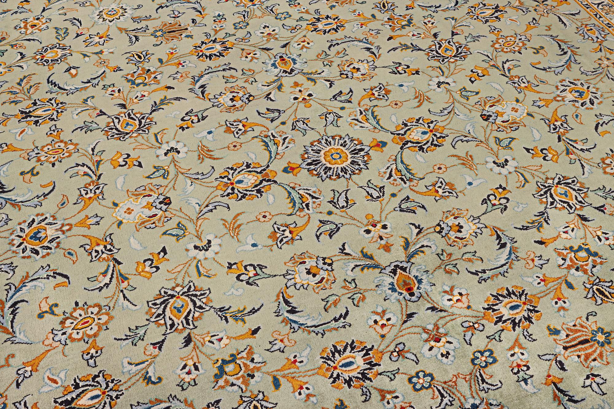 A Kashan carpet, c. 420 x 305 cm.