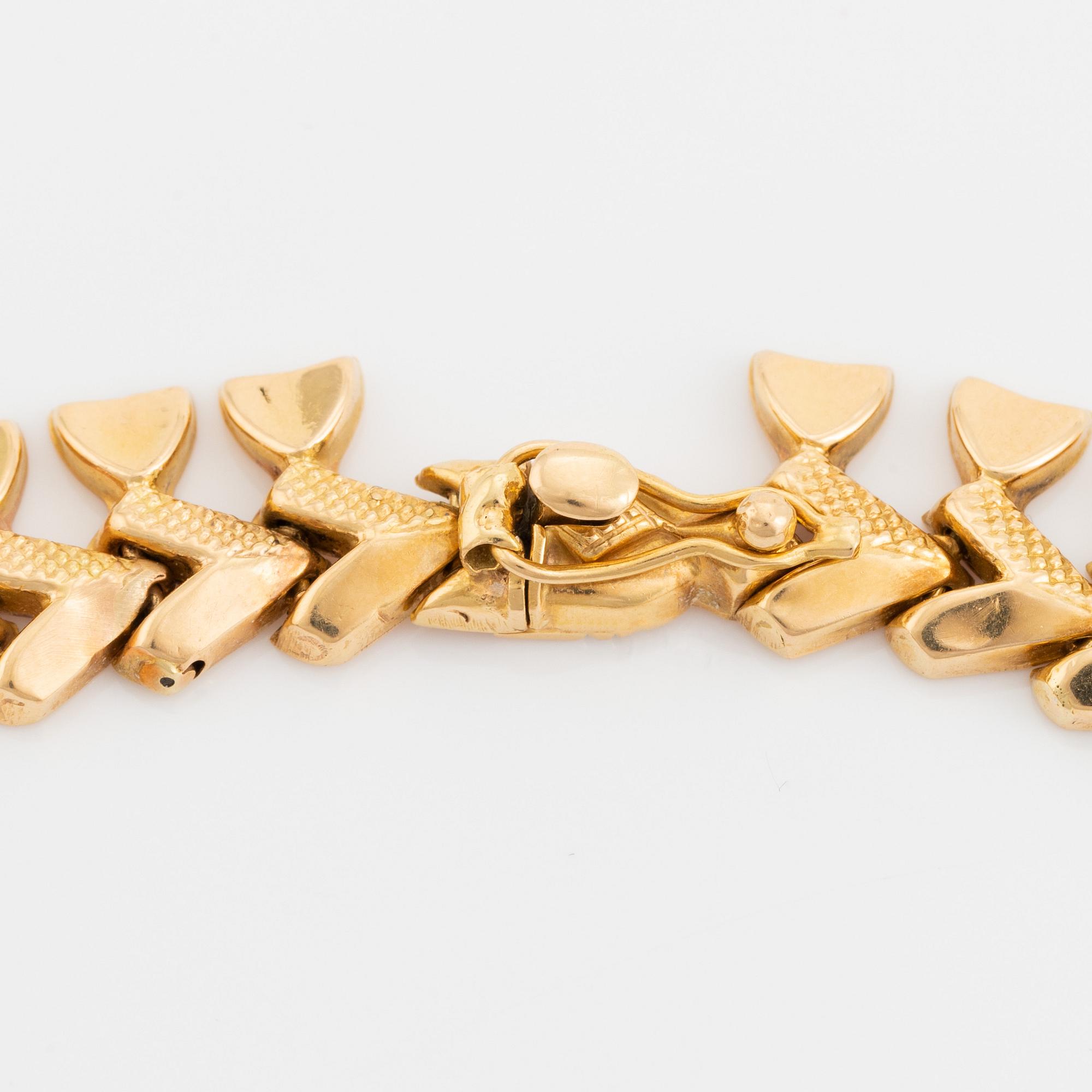 18K gold necklace, Italy.