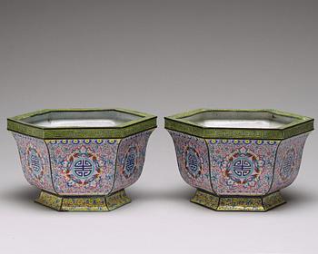 Two enamel on copper flower pots, Qing dynasty, 19th Century.