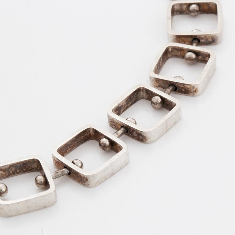 Karl-Ingemar Johansson, Collier, silver.