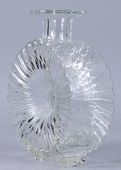 KARAFFER, 4 st samt VAS, glas, 1900-tal.