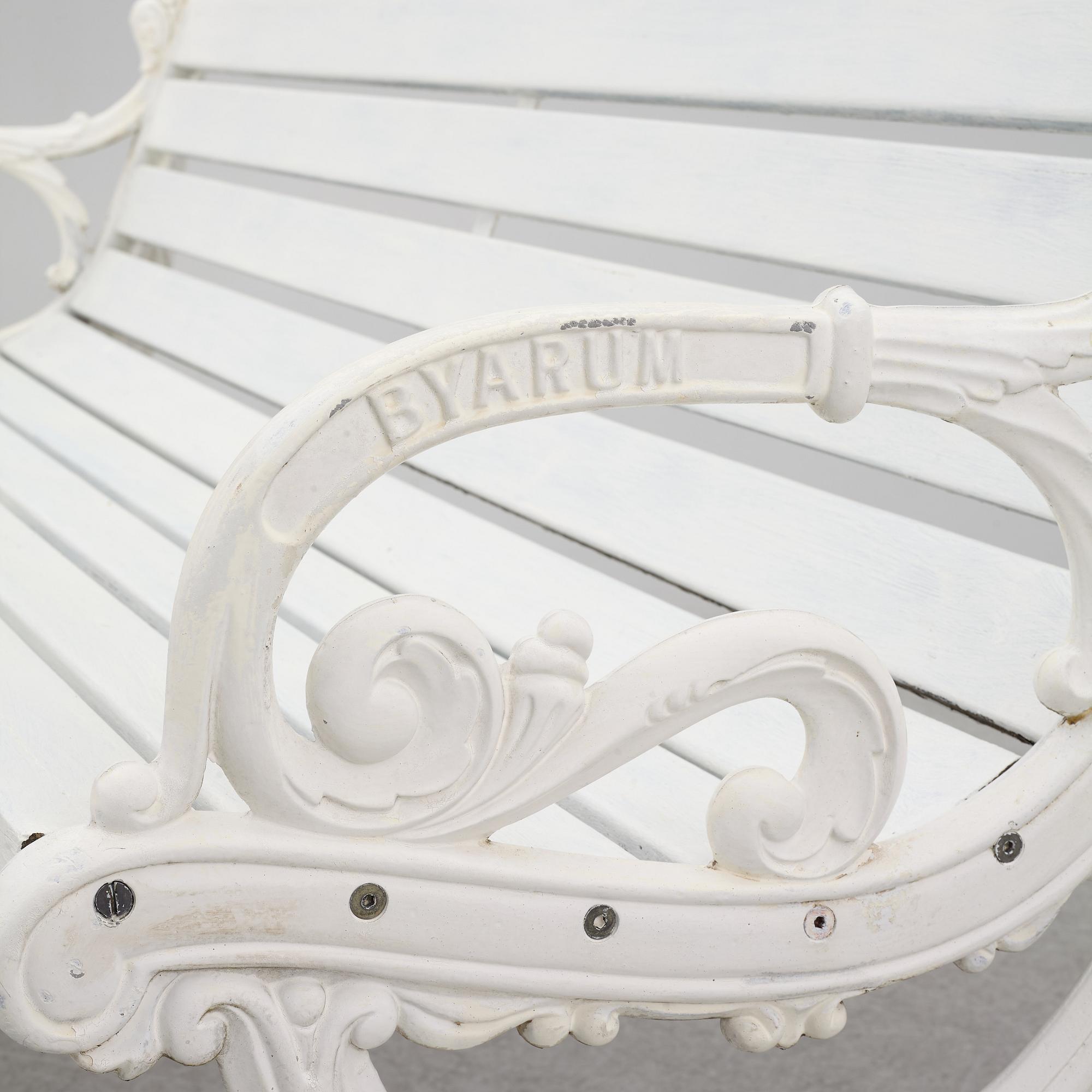 A garden sofa, a table and a pair of chairs, Byarums bruk.