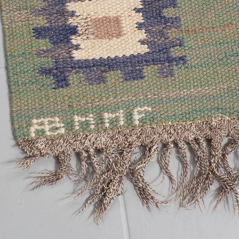 MÄRTA MÅÅS-FJETTERSTRÖM, a flatweave rug, signed AB MMF, 248 x 155 cm.