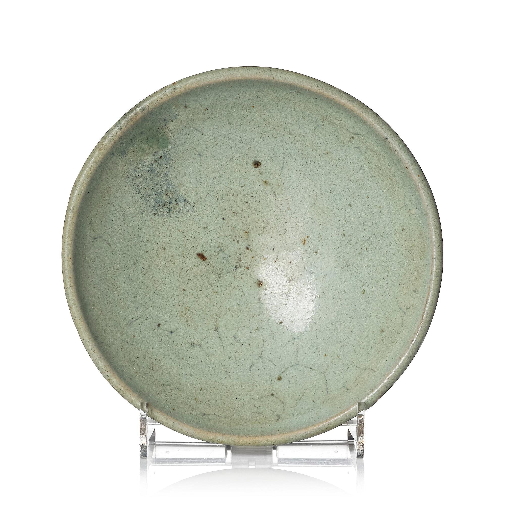 A pale green jun glazed bowl, Jin/Yuan dynasty.