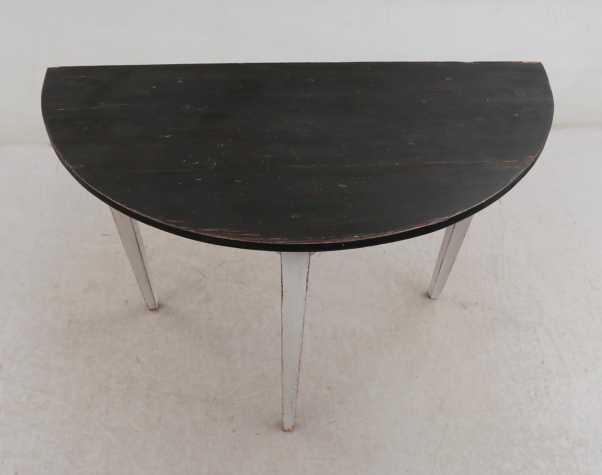 VÄGGBORD, 1800-talets första hälft.