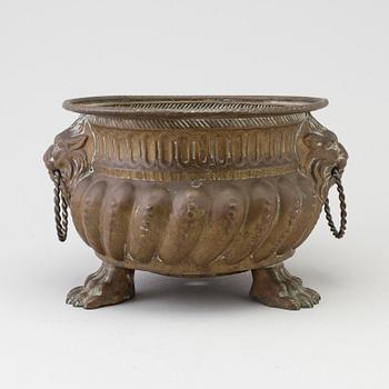 Am 18th/19th century brass flower pot.