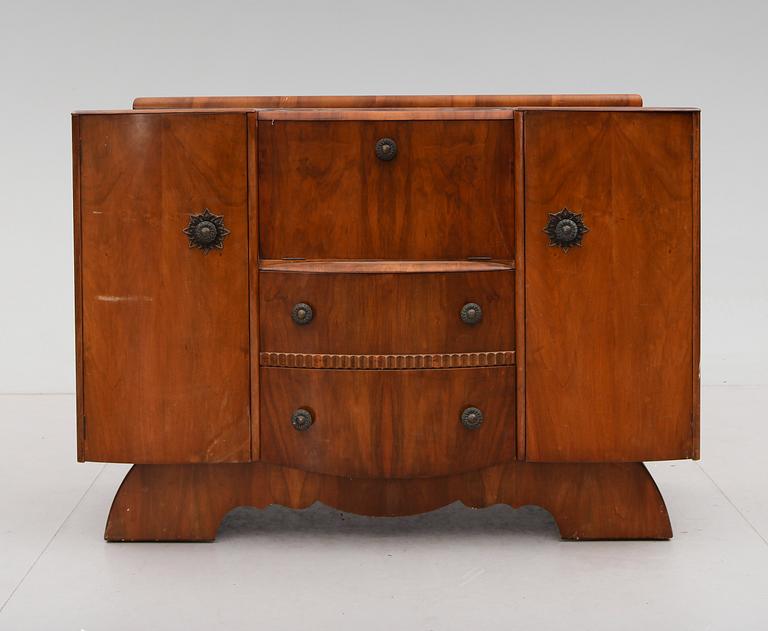 SIDEBOARD, England, 1900-talets första hälft.