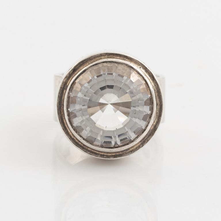 Anders Högberg, Ring, sterlingsilver med bergkristall.
