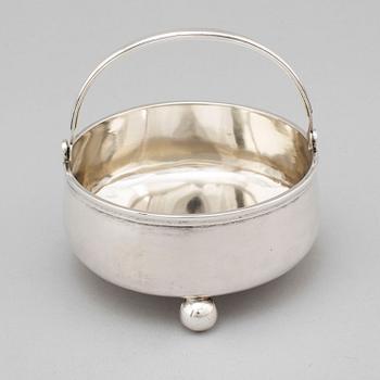 A Russian 19th century silver sugar bowl, unidentified makers mark, St. Petersburg 1871.