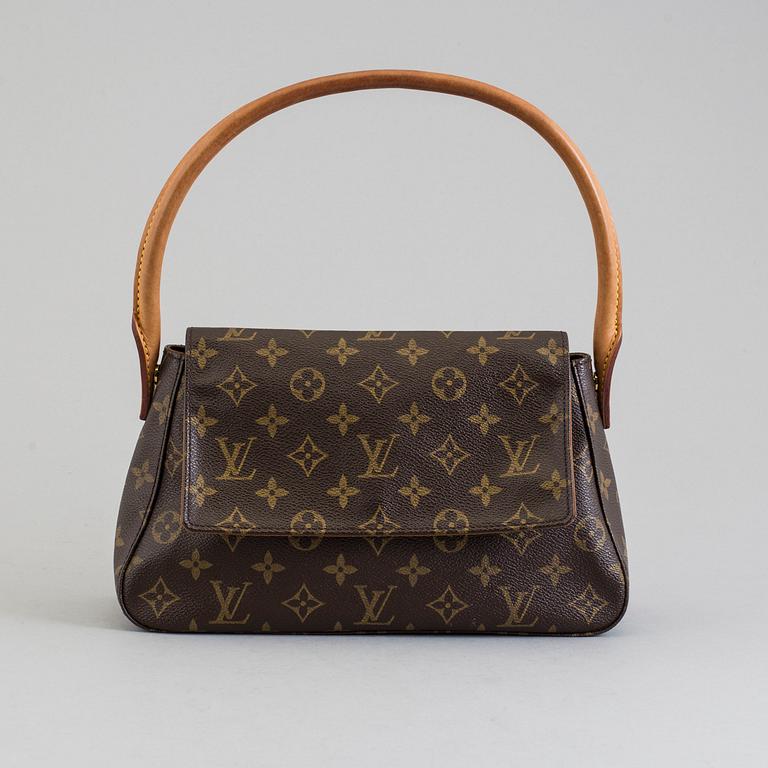 A Louis Vuitton "Mini Looping" handbag.