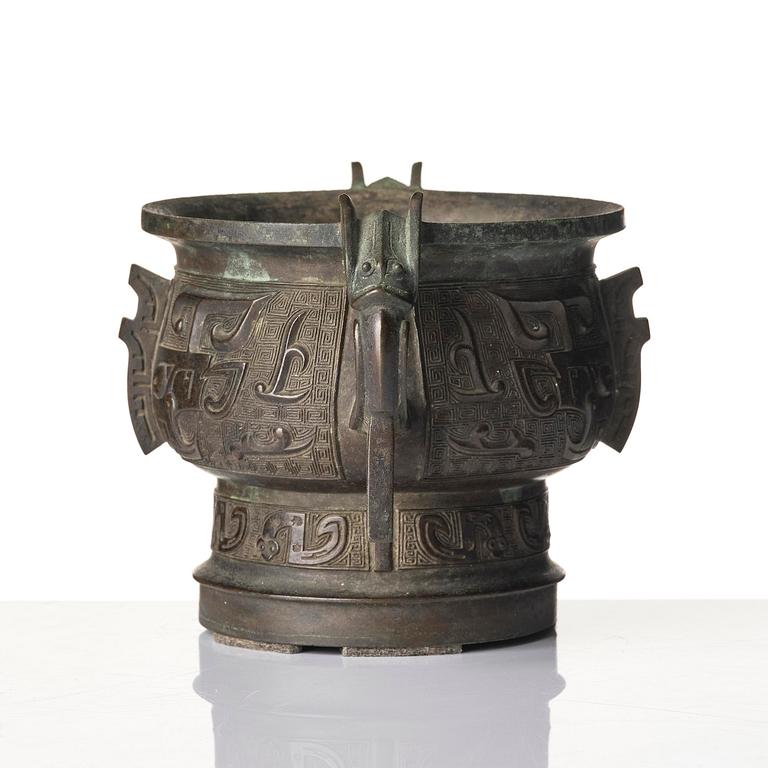 Rökelsekar, brons. Qingdynastin, 1700-/1800-tal.