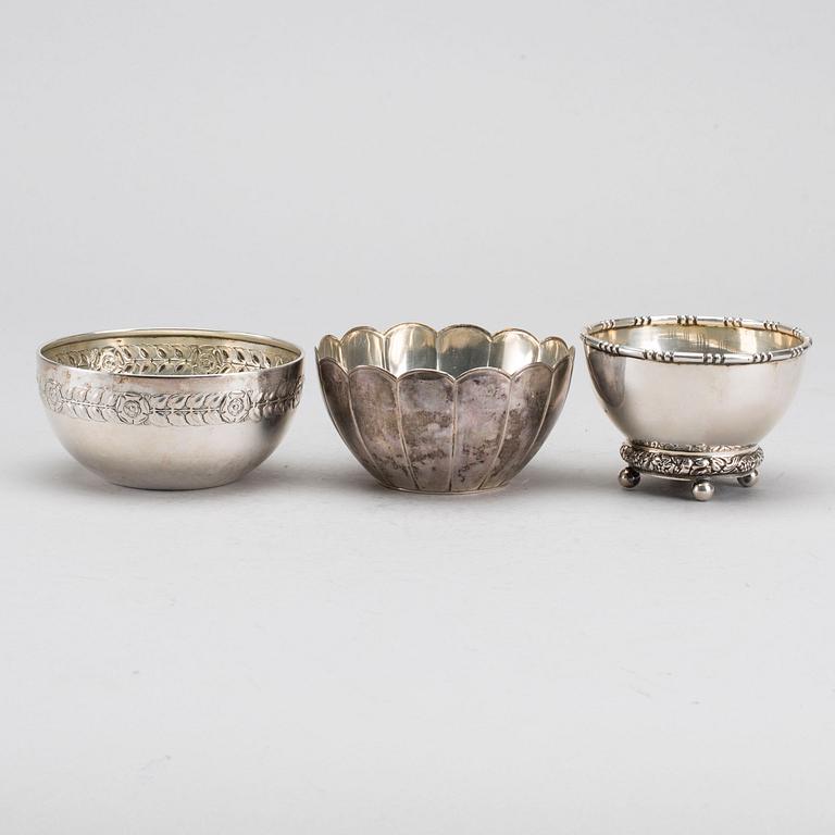 A set of three Swedish silver bowls, mark of GAB Stockholm 1919/1921 and AW Andersson Helsingborg 1923, weight ca 349 gr.