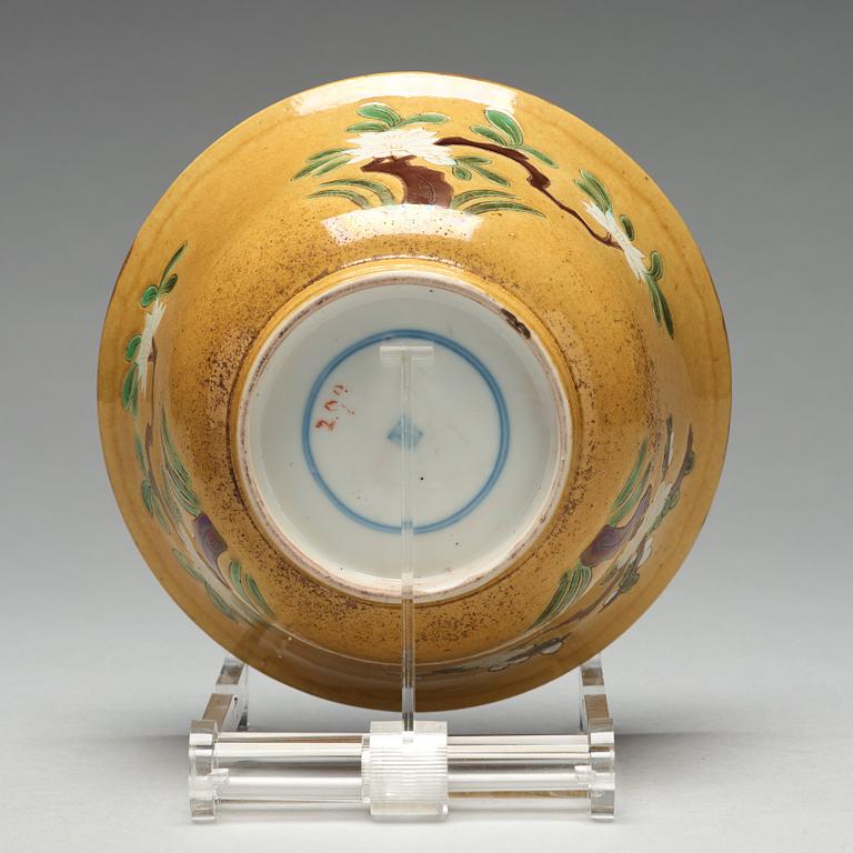 A brinial bowl, Qing dynasty, Kangxi (1662-1722).