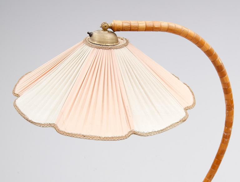 GOLVLAMPA, 1900-talets mitt.