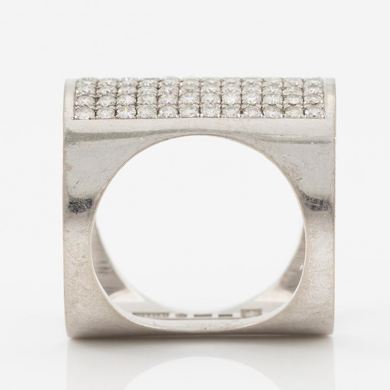 Sigurd Persson, Wolfgang, Gessl, 18K white gold with brilliant-cut diamonds.