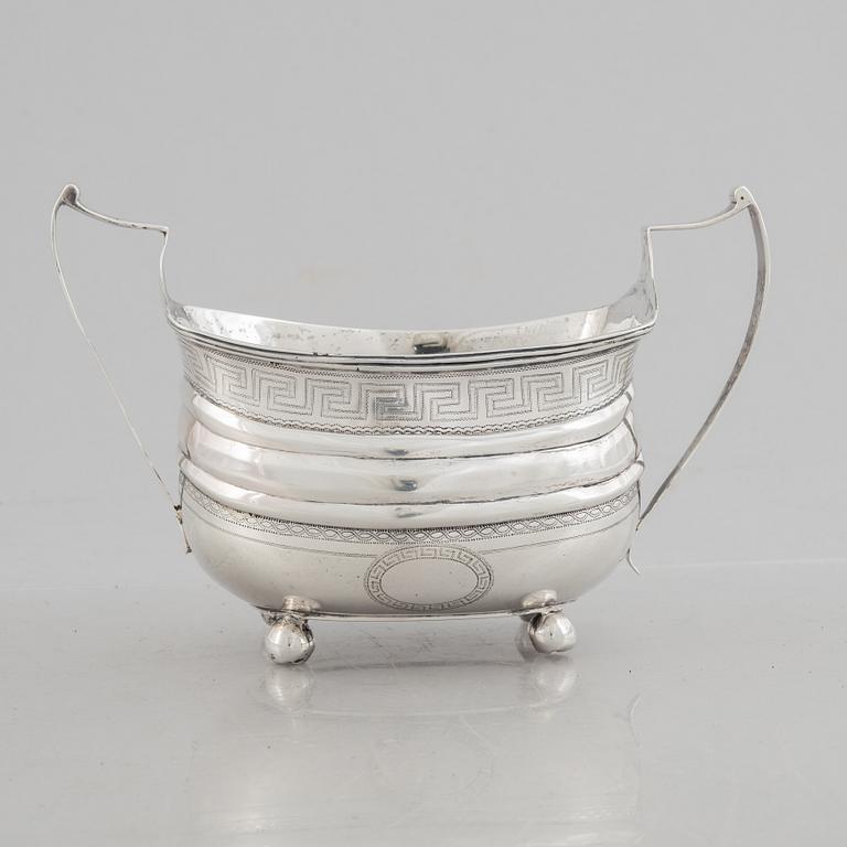 Walter Morisse & Son, skål med hänklar, silver, London, England 1885.