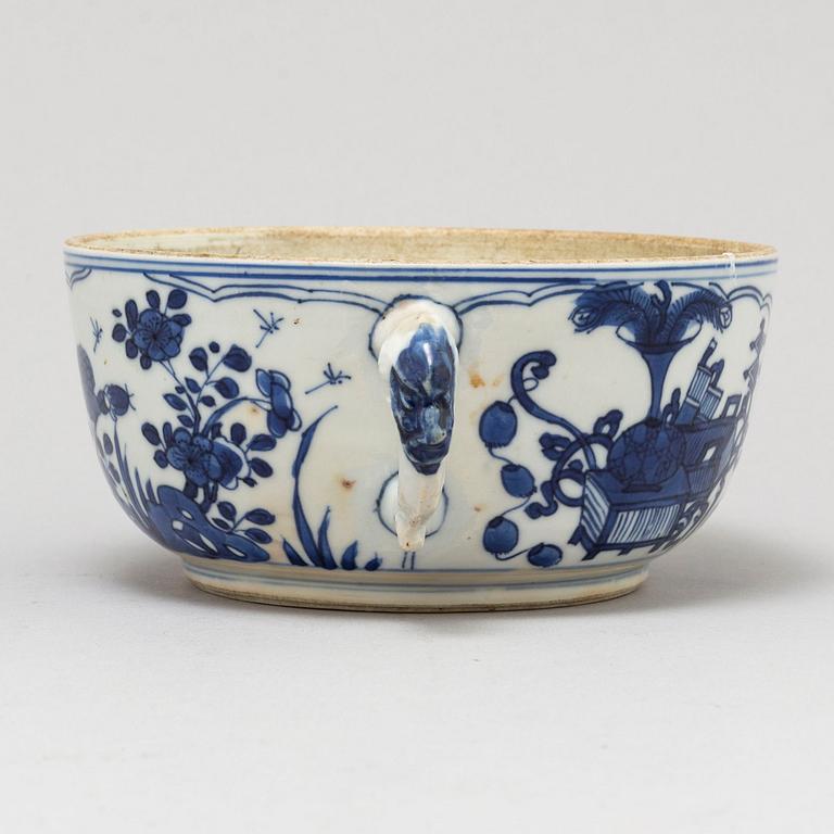 EQUELLE/SKÅL, porslin. Qingdynastin, Kangxi (1662-1722).