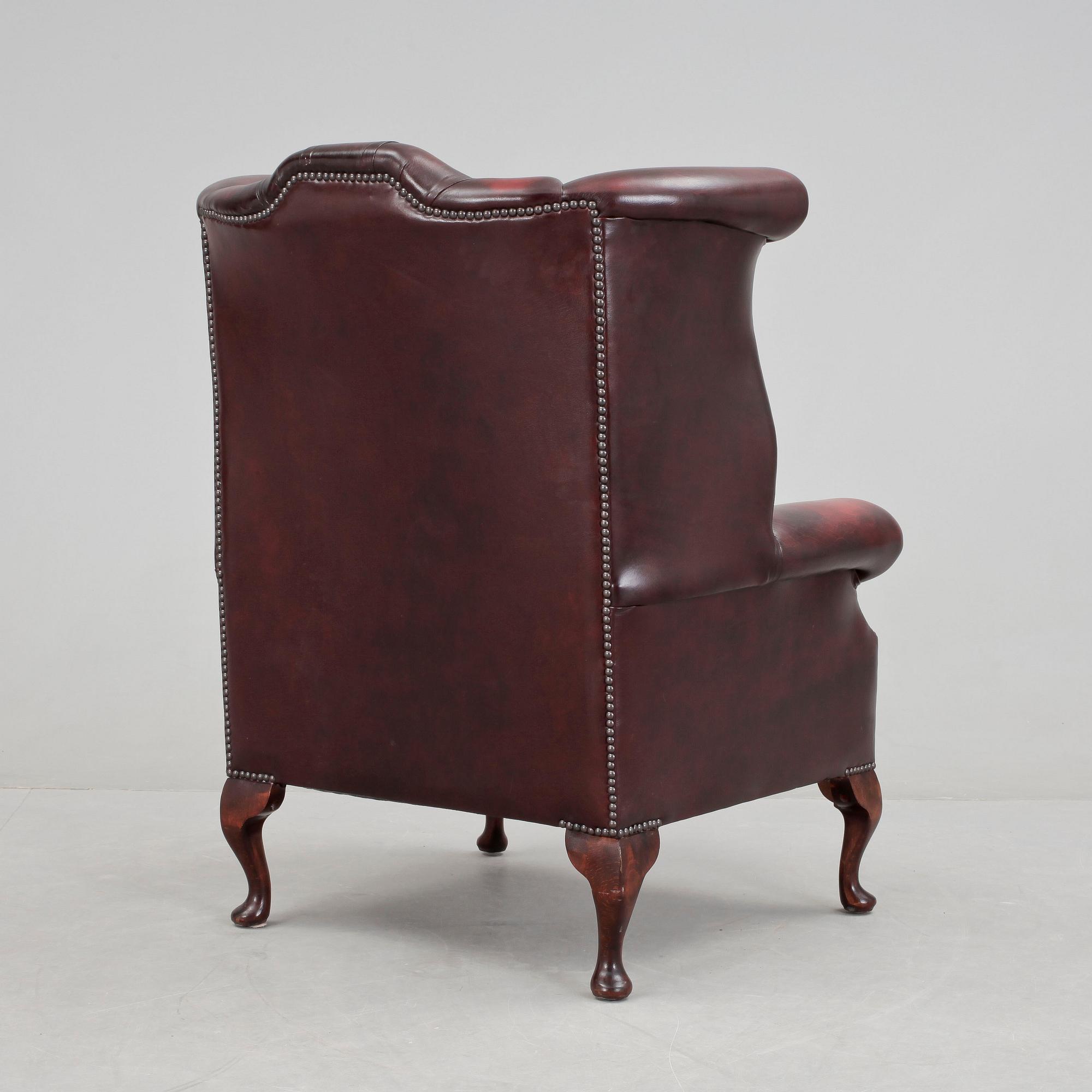 FÅTÖLJ, Chesterfield-modell, 1900-talets andra hälft.