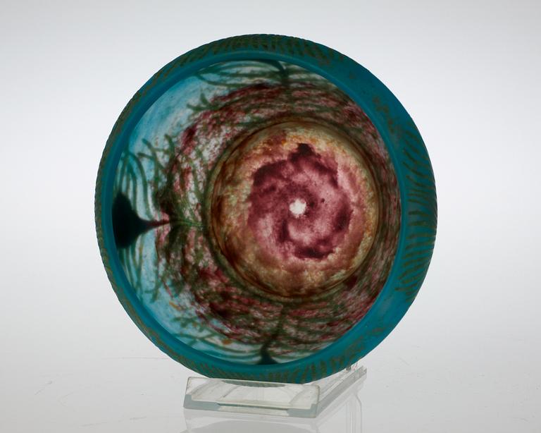 A Daum Art Nouveau cameo glass bowl, Nancy, France.