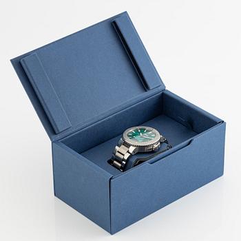 Oris X Bracenet, Aquis, "Fishing net dial", wristwatch, 43.5 mm.