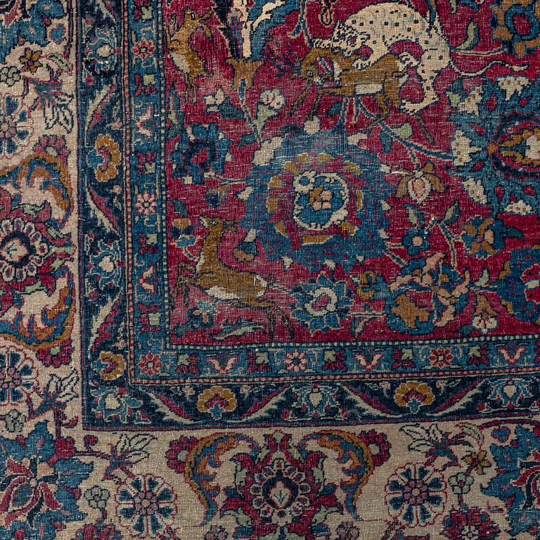 A CARPET, semi-antique Esfahan/Tehran, probably, ca 317,5 x 203,5 - 205 cm.